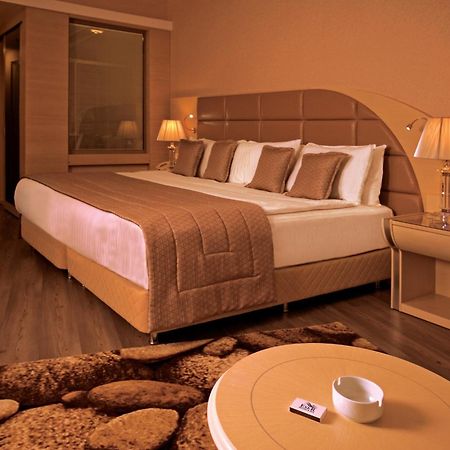 Eser Premium Hotel & Spa Büyükçekmece Ngoại thất bức ảnh A room at the hotel