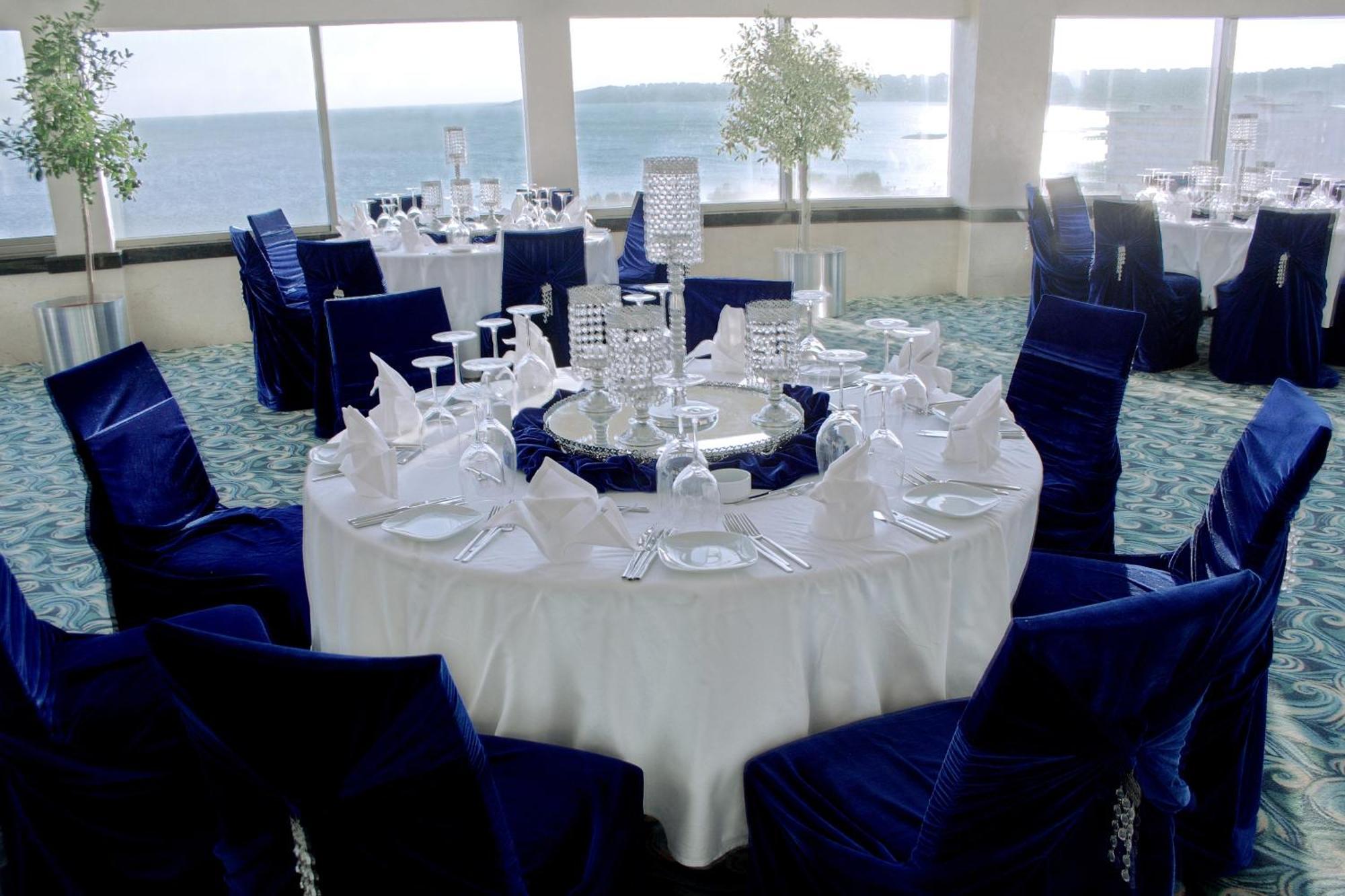 Eser Premium Hotel & Spa Büyükçekmece Ngoại thất bức ảnh A table set for a formal dinner