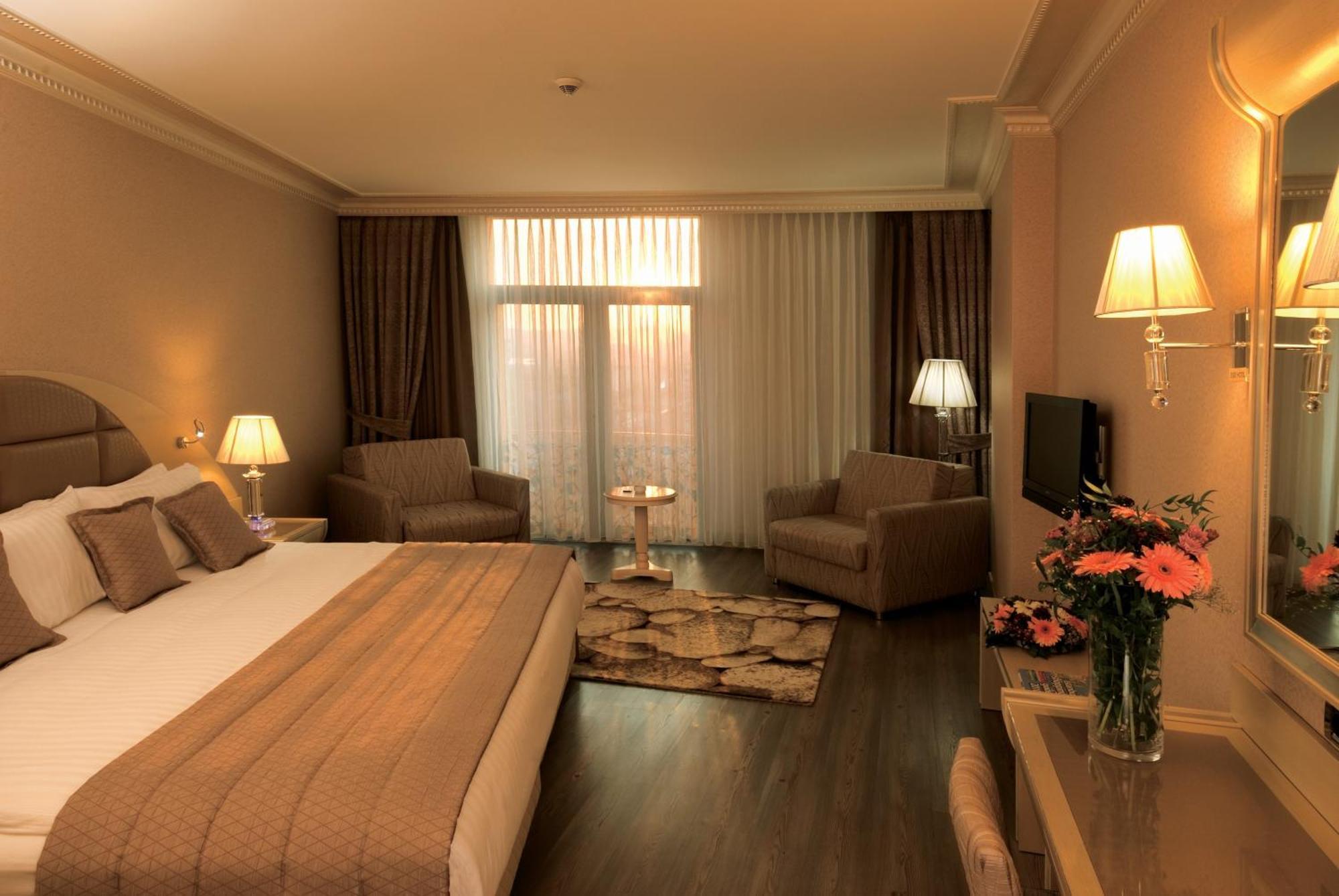 Eser Premium Hotel & Spa Büyükçekmece Ngoại thất bức ảnh A room at the hotel