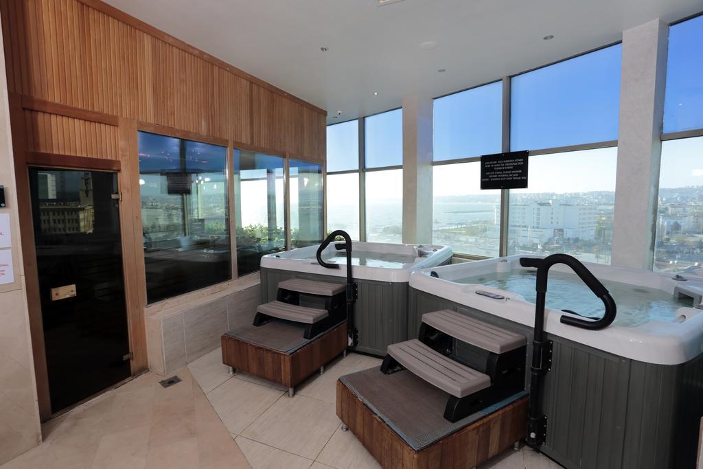 Eser Premium Hotel & Spa Büyükçekmece Ngoại thất bức ảnh The spa at the 100th floor of the tower