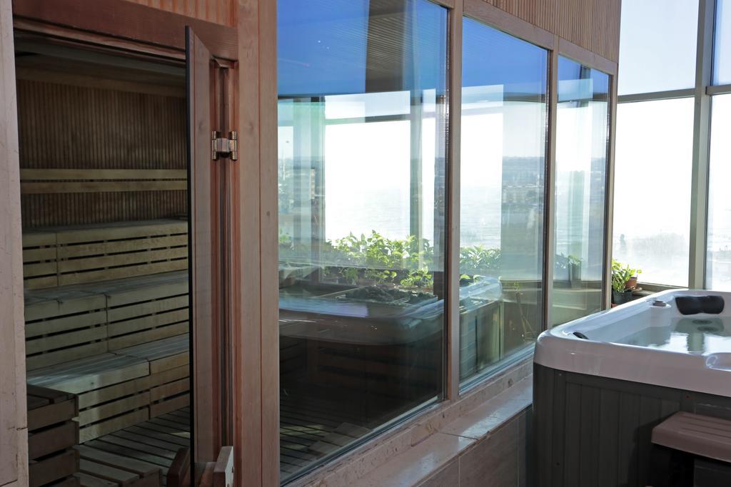 Eser Premium Hotel & Spa Büyükçekmece Ngoại thất bức ảnh A sauna in a spa