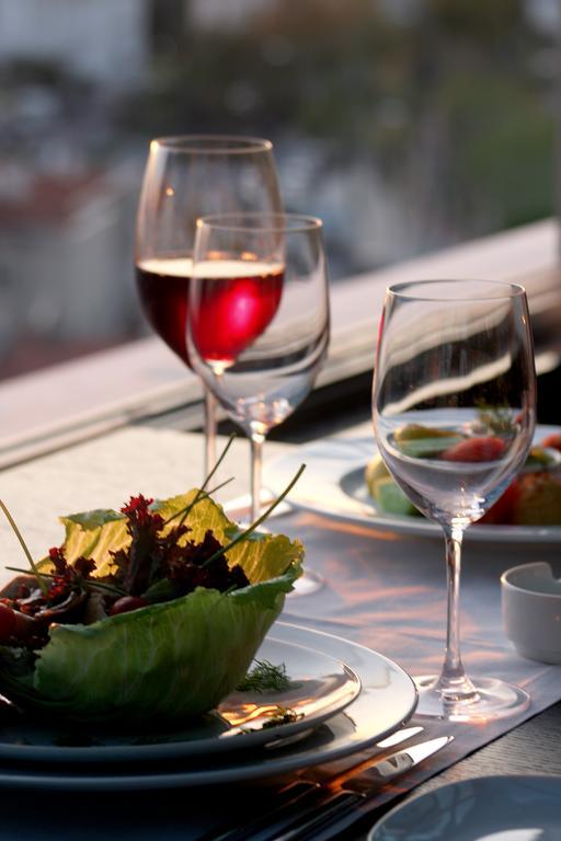 Eser Premium Hotel & Spa Büyükçekmece Ngoại thất bức ảnh Wine glasses
