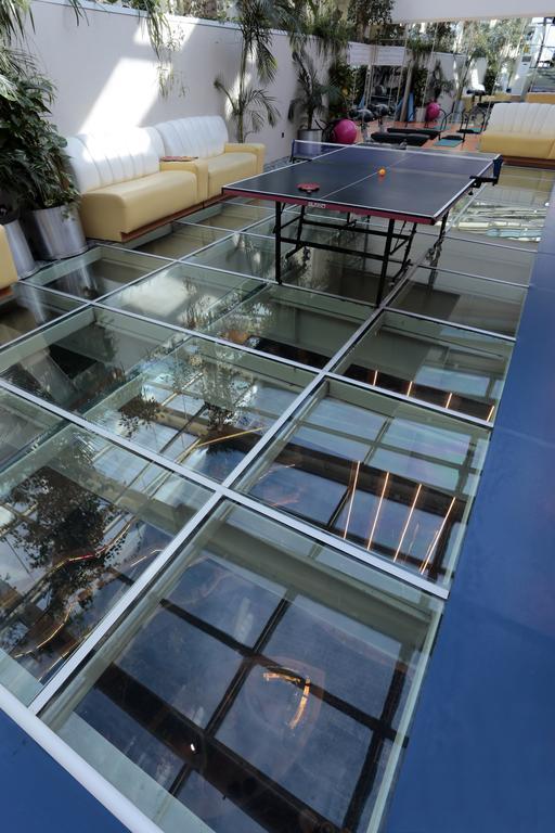 Eser Premium Hotel & Spa Büyükçekmece Ngoại thất bức ảnh A glass floor