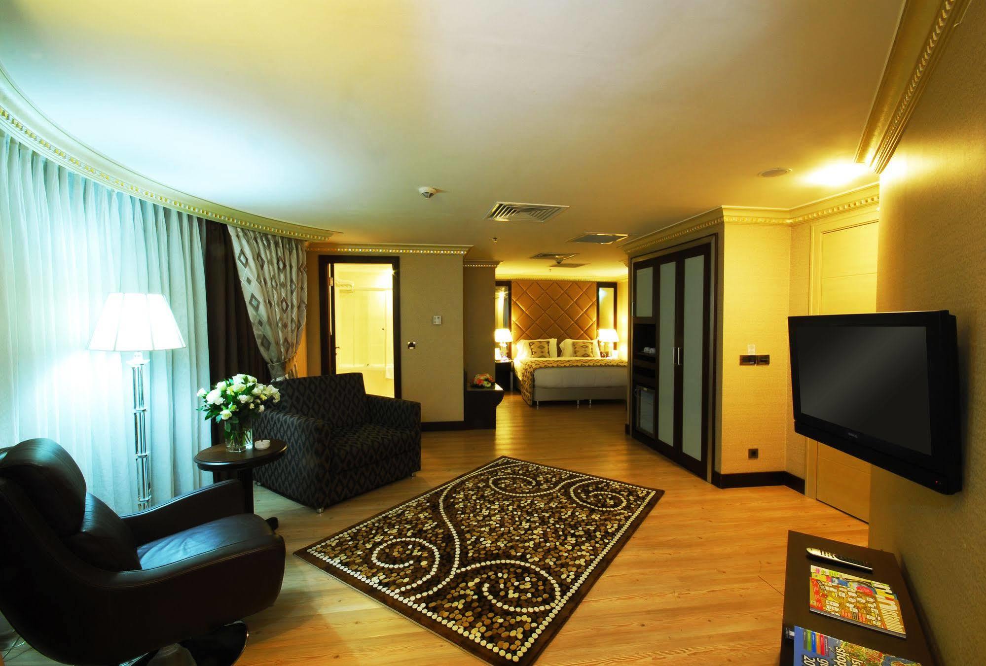 Eser Premium Hotel & Spa Büyükçekmece Ngoại thất bức ảnh Suite
