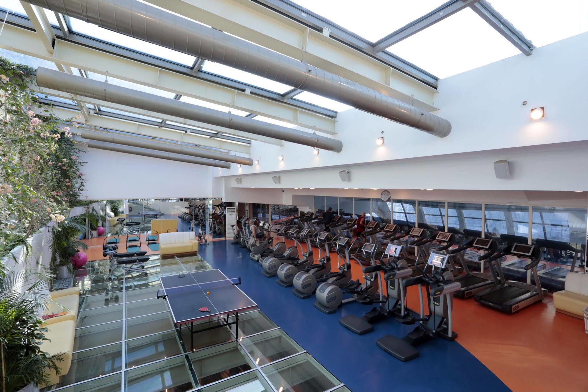 Eser Premium Hotel & Spa Büyükçekmece Ngoại thất bức ảnh The Sports and Leisure Centre