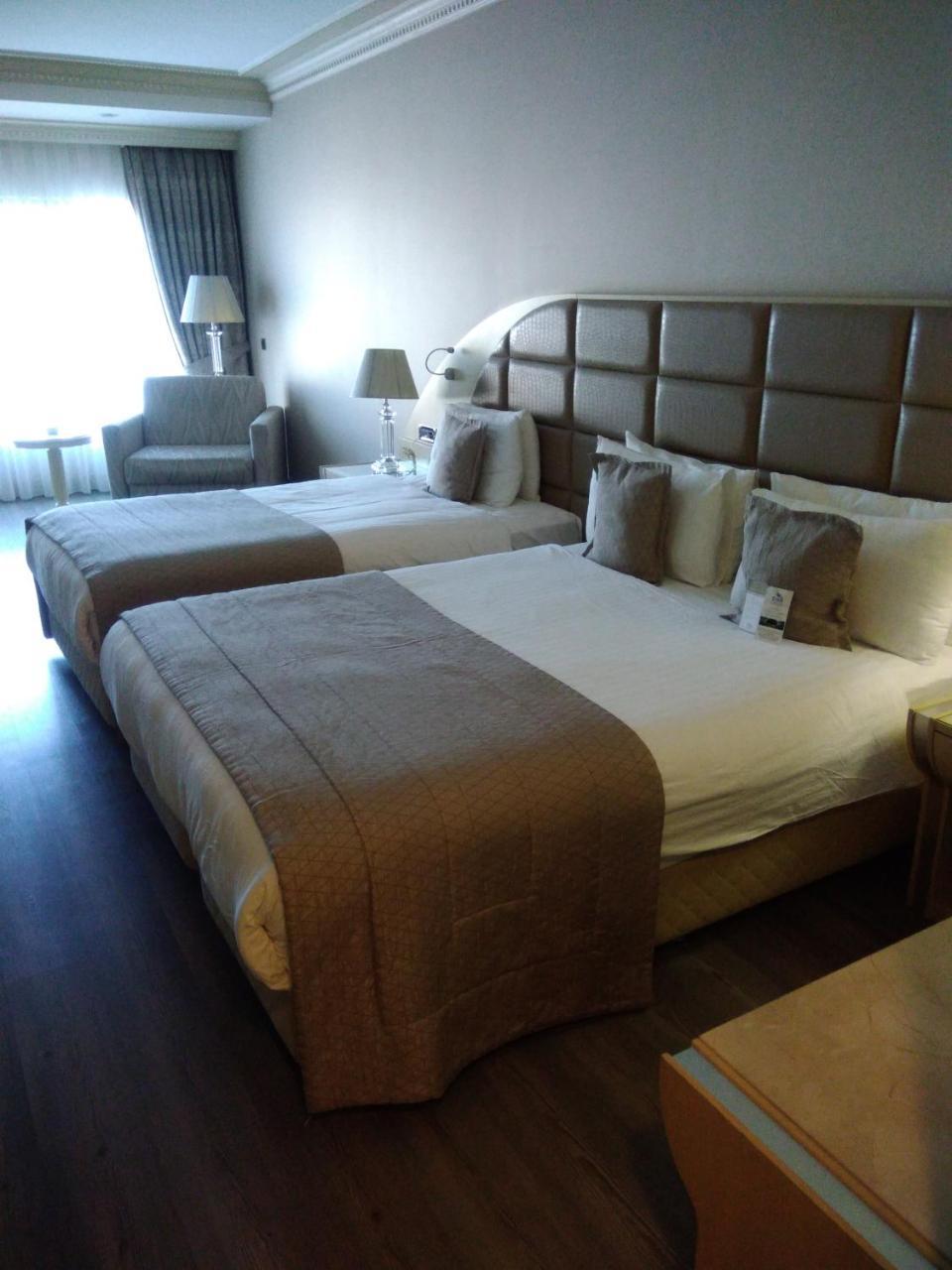 Eser Premium Hotel & Spa Büyükçekmece Ngoại thất bức ảnh A room at the hotel